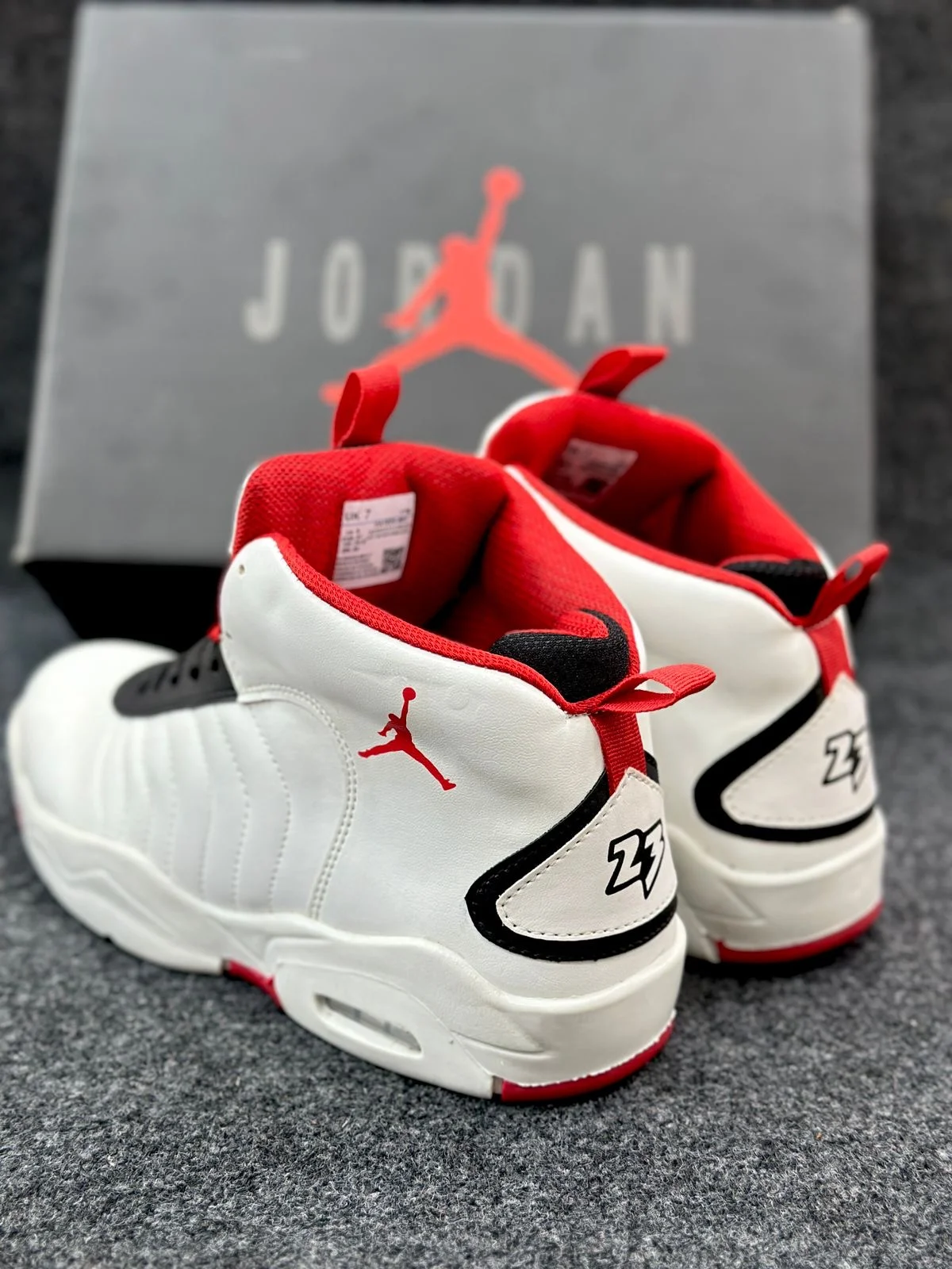 AIR JORDAN FLY (View 8)