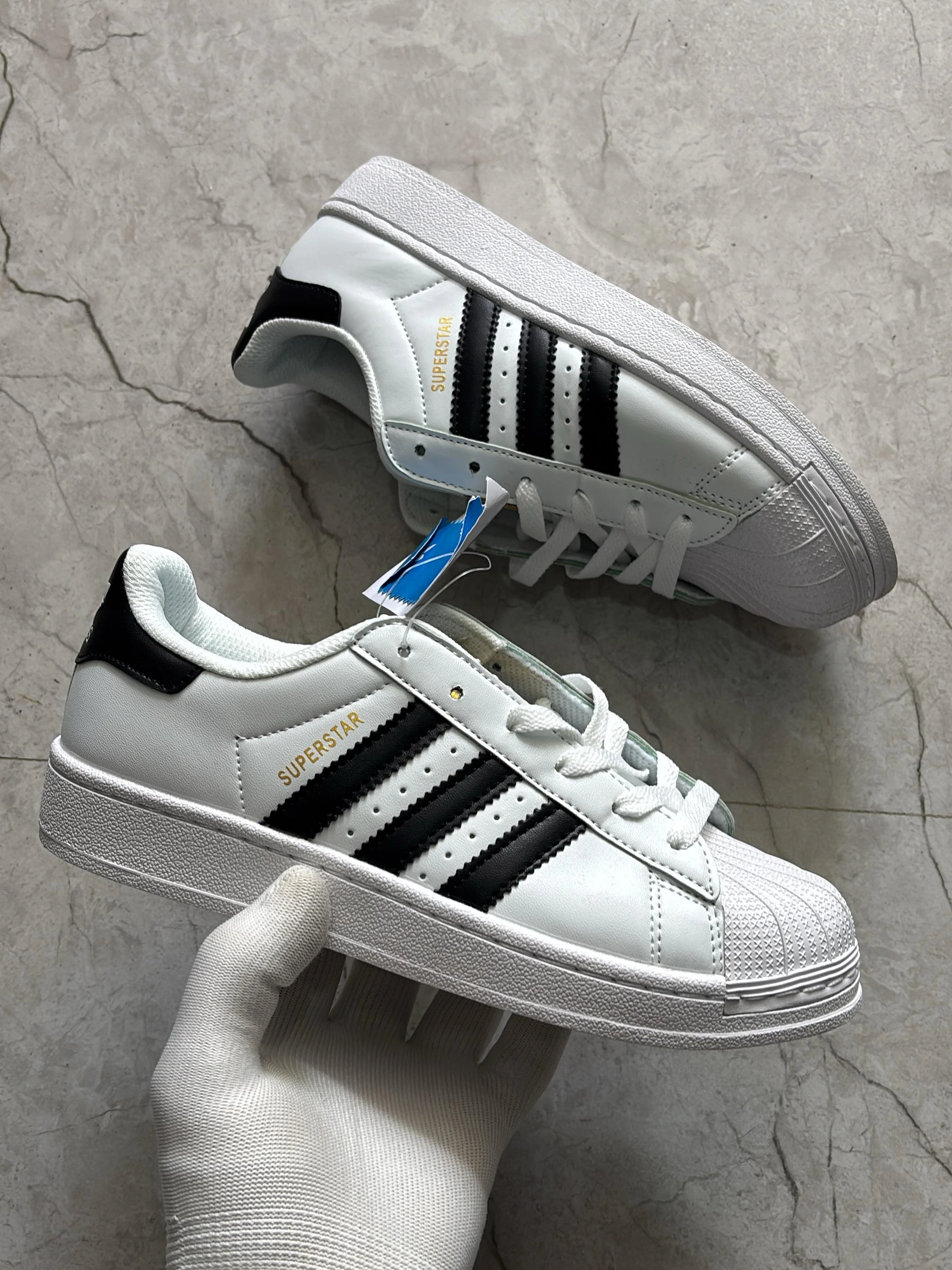 Adidas superstar  (View 2)