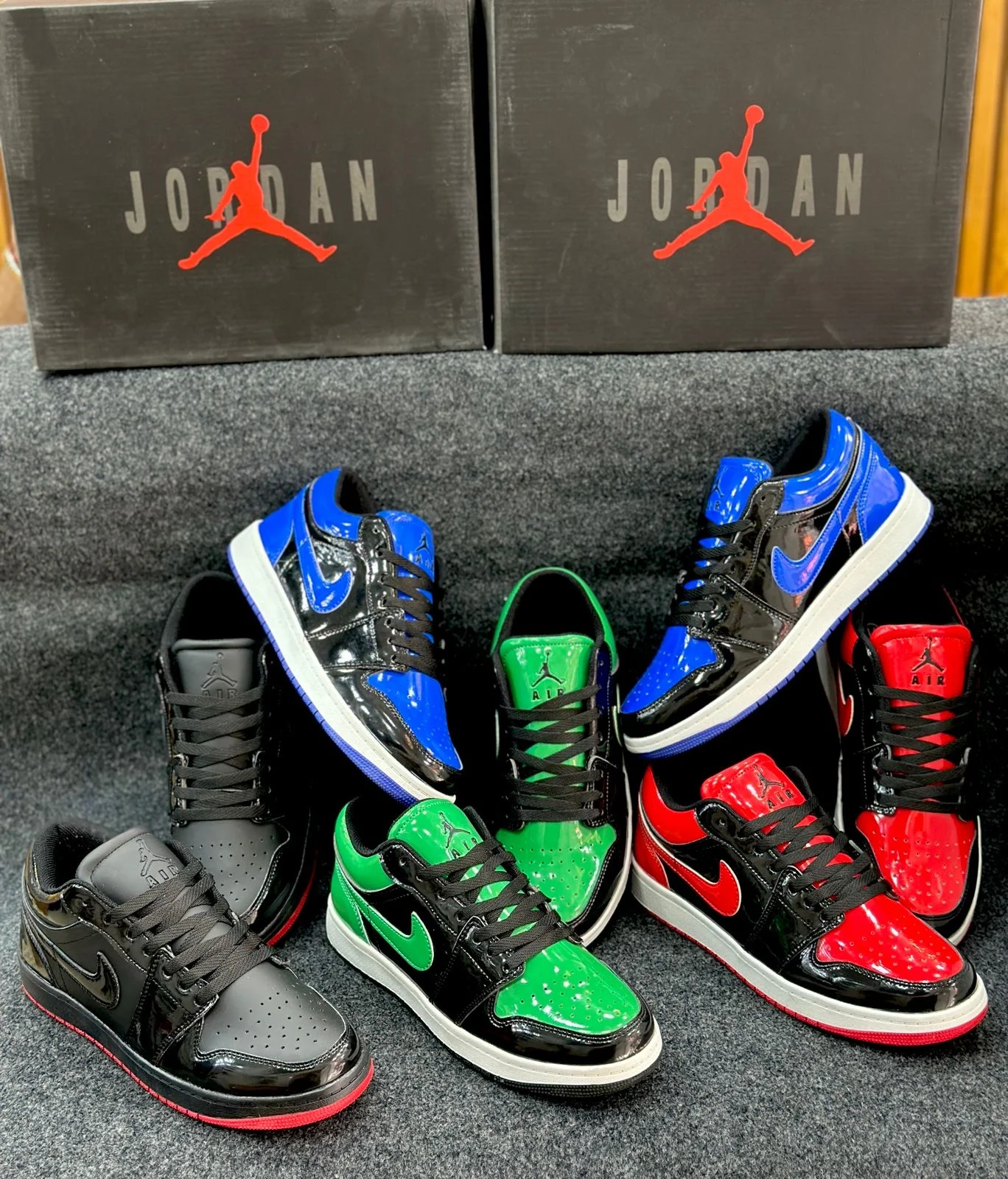 NIKE AIR JORDAN LOW (View 2)